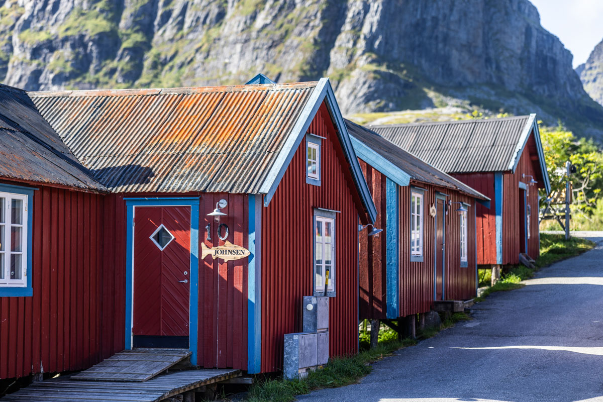 Authentic rorbu cabins in beautiful surroundings.
